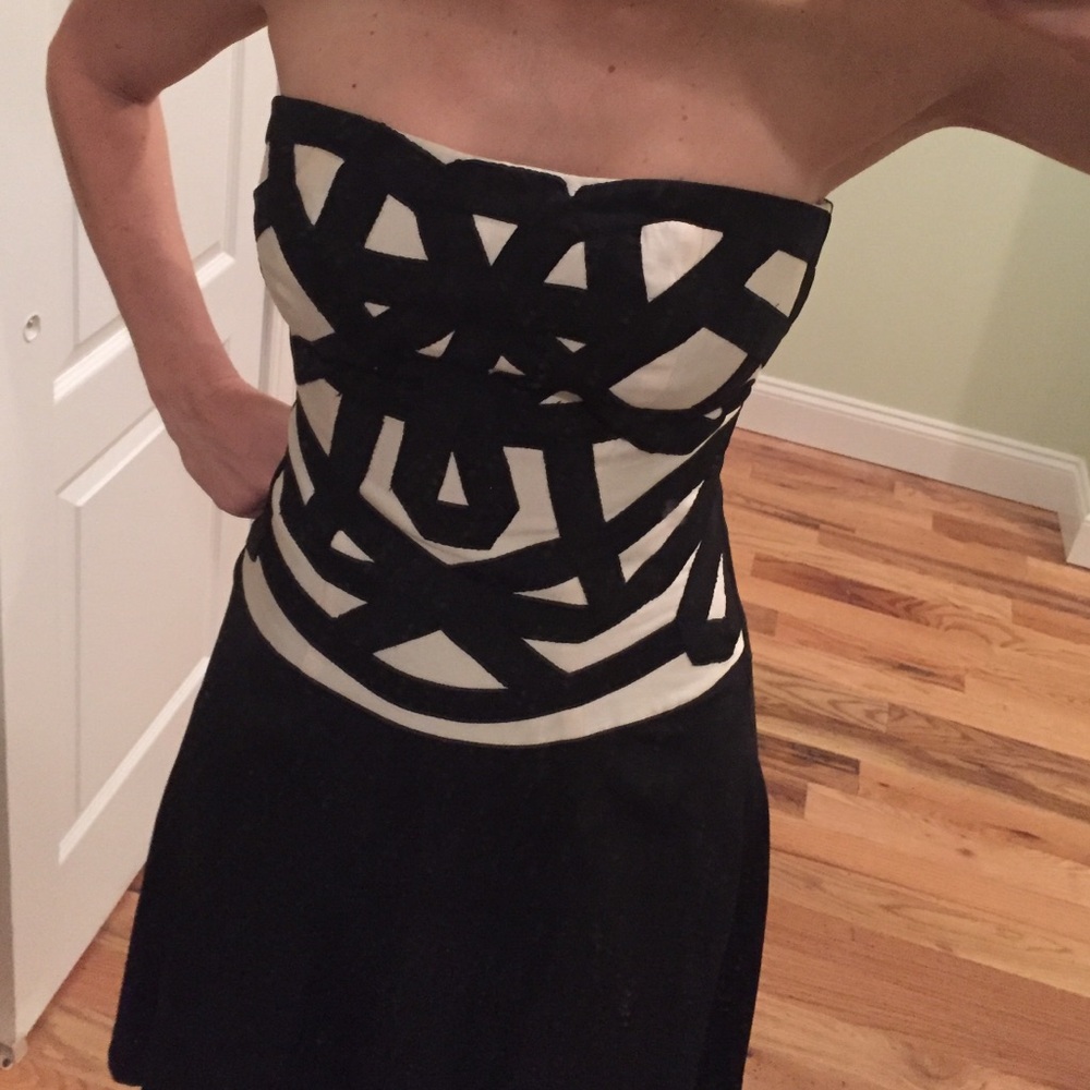 Reiss Black and White Strapless Fit and Flare Dress - Picture 2 of 3